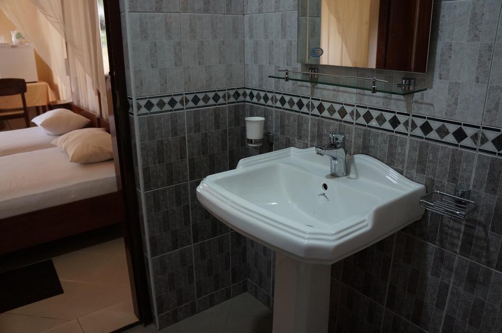 Tandem Guesthouse Хиккадува Экстерьер фото
