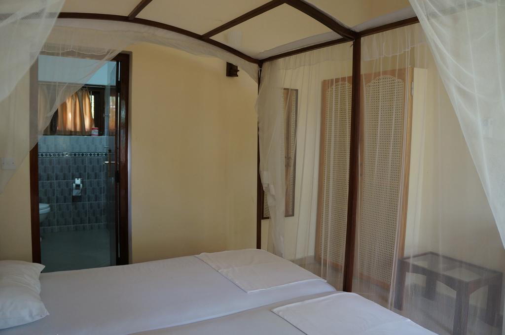 Tandem Guesthouse Хиккадува Экстерьер фото