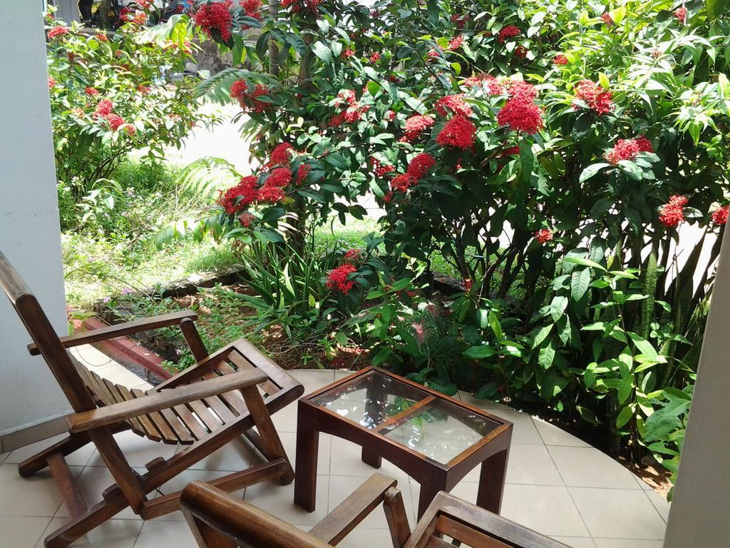 Tandem Guesthouse Хиккадува Экстерьер фото