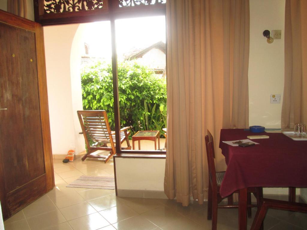 Tandem Guesthouse Хиккадува Экстерьер фото
